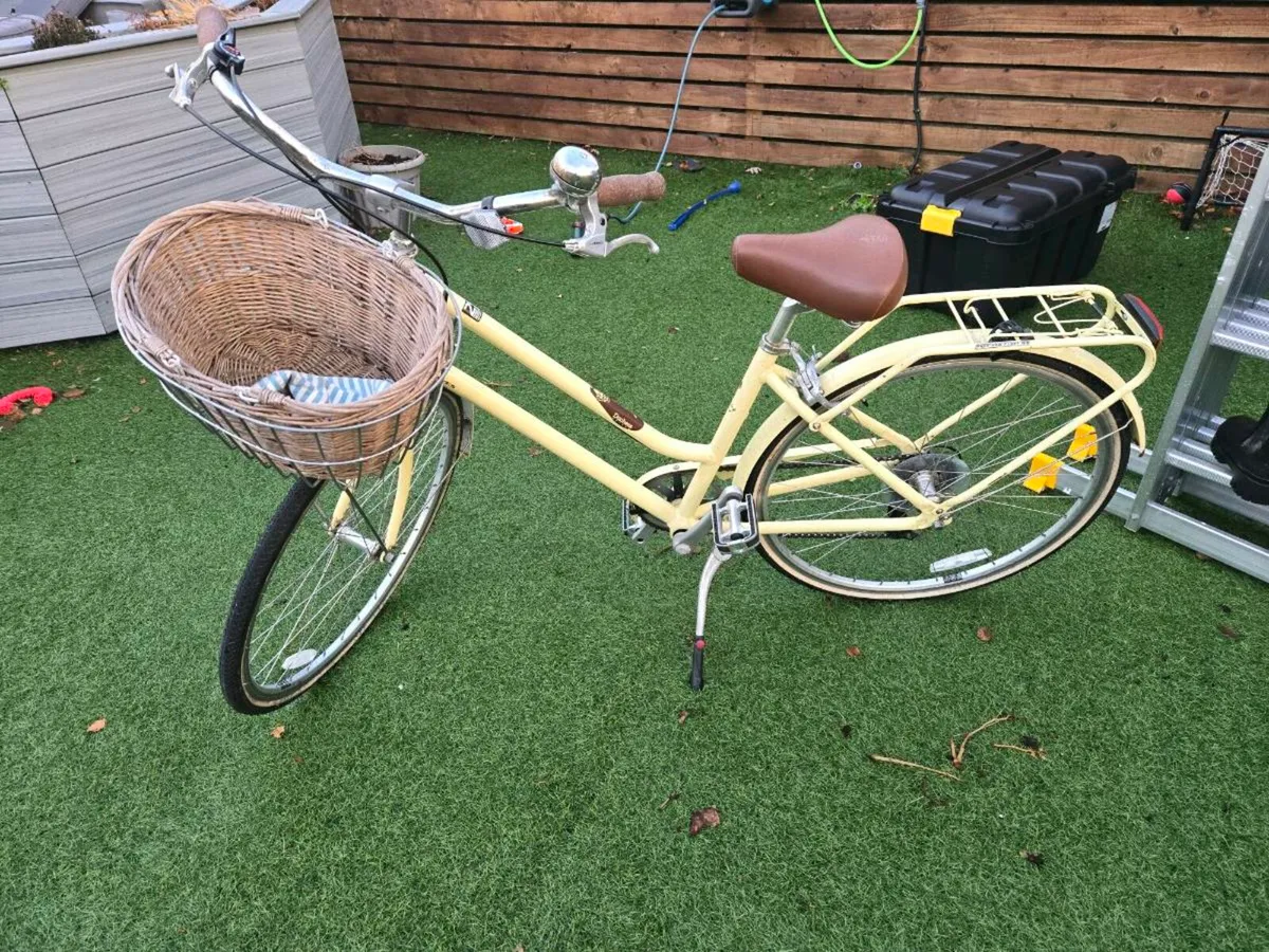 Retro city bike - Image 1