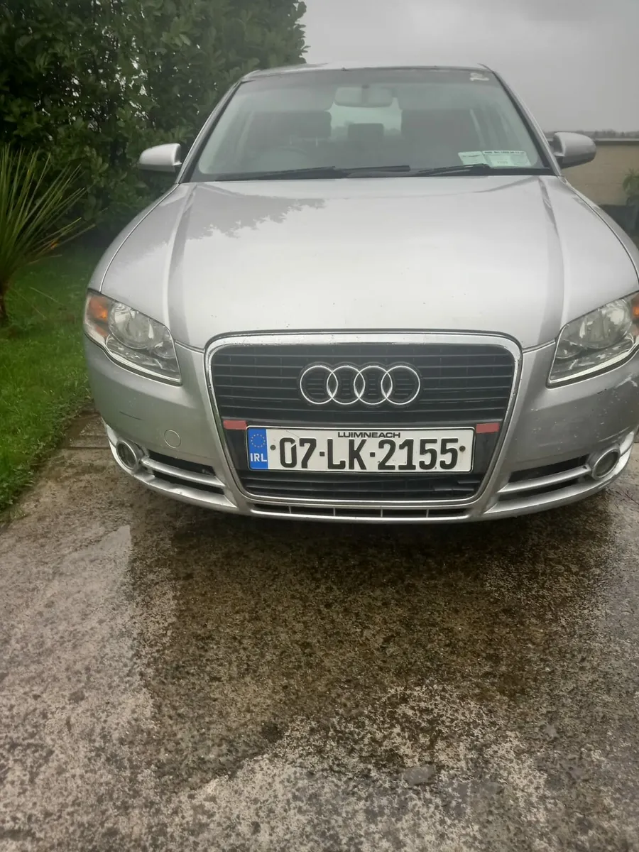 2x Audi A4 for parts or repair - Image 1