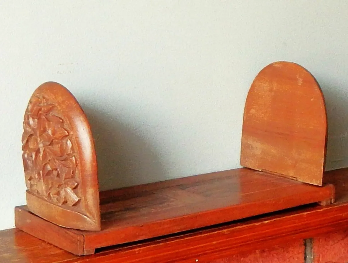 Rare Carved Extendable Bookend Book Slide - Image 1