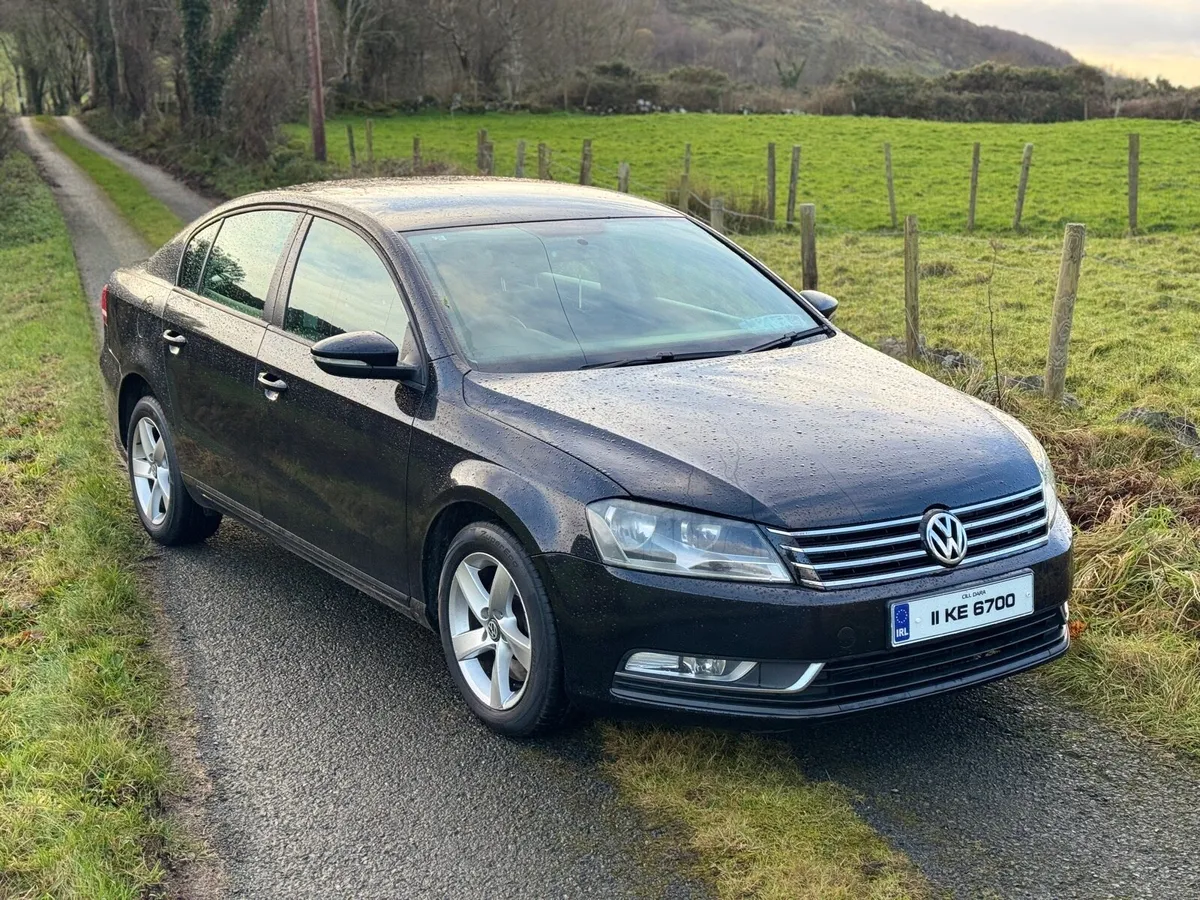 2011 Volkswagen Passat - Image 1