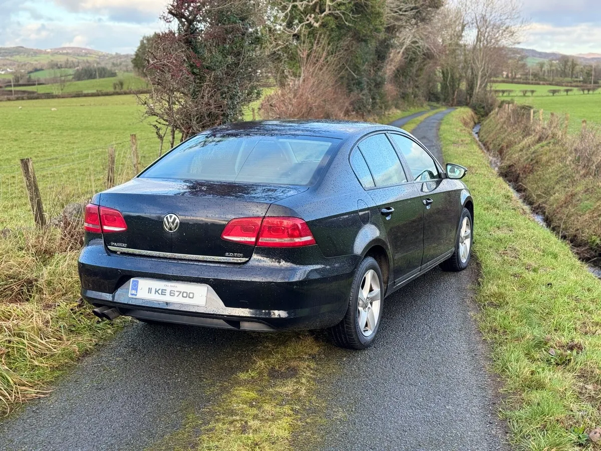 2011 Volkswagen Passat - Image 3