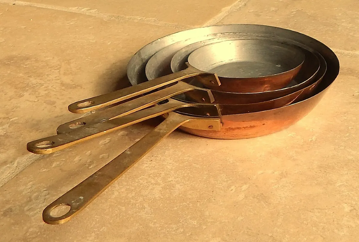 Set of 4 Vintage Small Copper & Brass Pans - Image 4