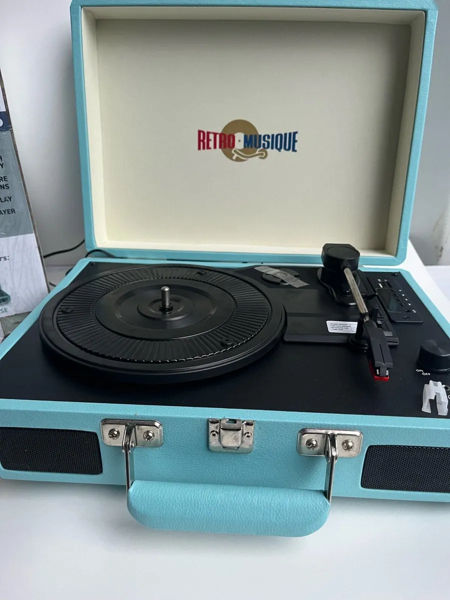 Suitcase Style record player. Brand new! Only €25 - Image 3