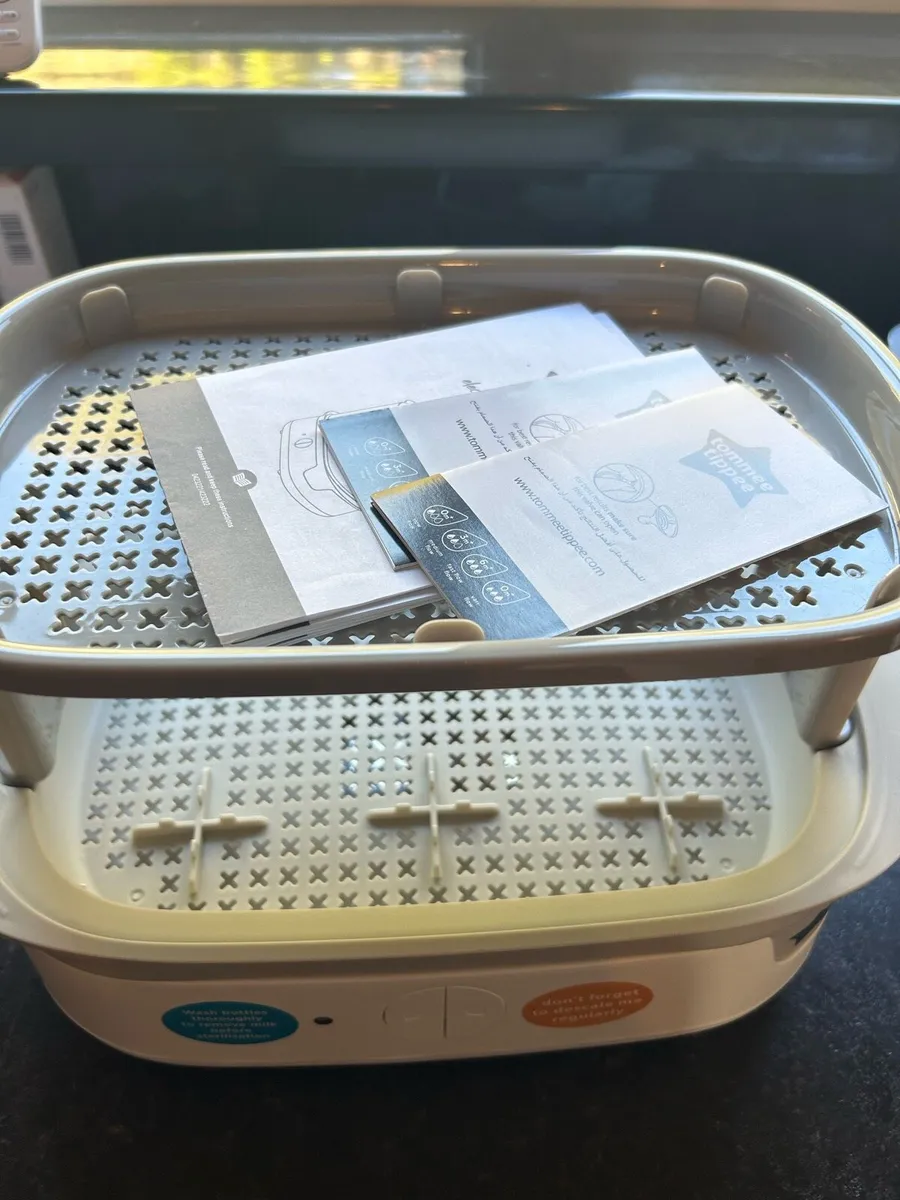 Tommee Tippee Bottle Steriliser & Bottles - Image 3