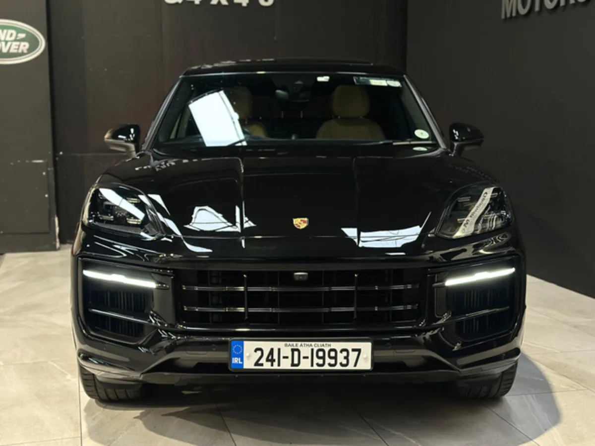 3.0 V6 E-HYBRID MEGA  SPEC - Image 4