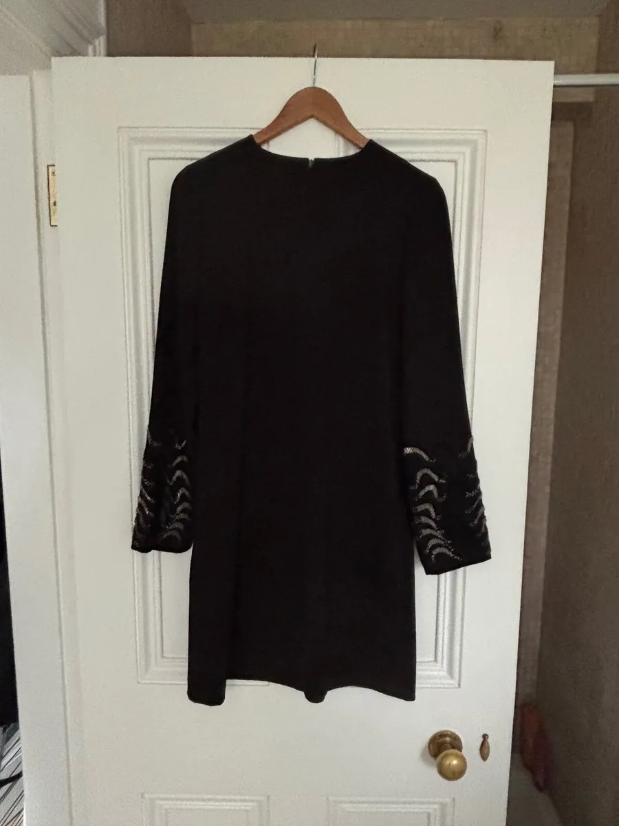 Victoria Beckham dress - perfect for Xmas parties! - Image 4