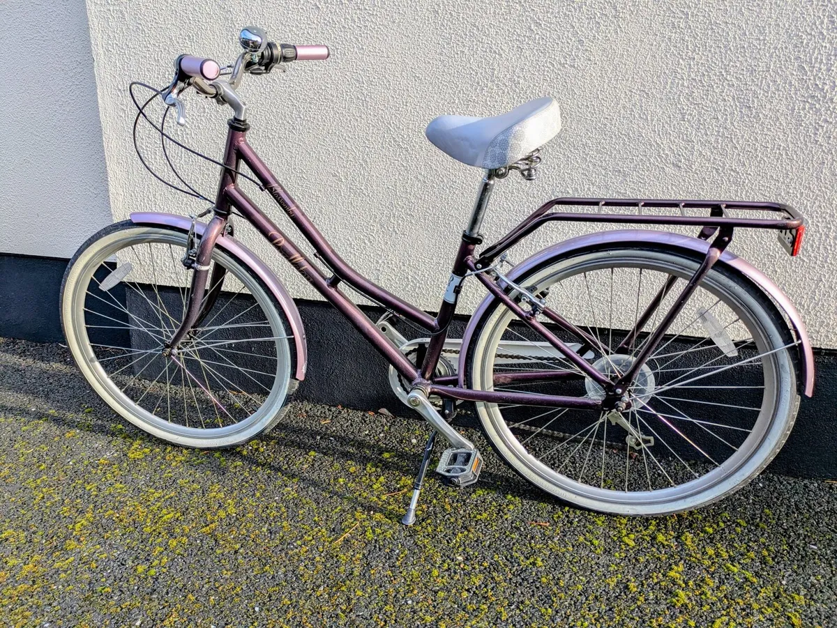 Bike girls - Image 1