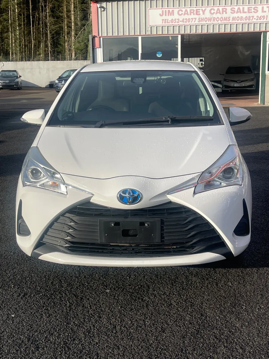2017-1 Toyota Yaris - Image 2