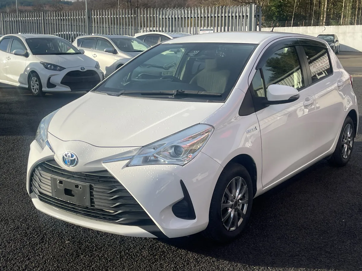 2017-1 Toyota Yaris - Image 3