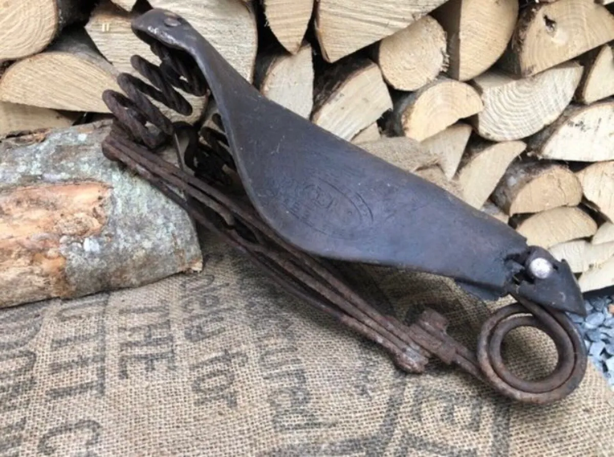 Vintage Bicycle saddle - Image 2