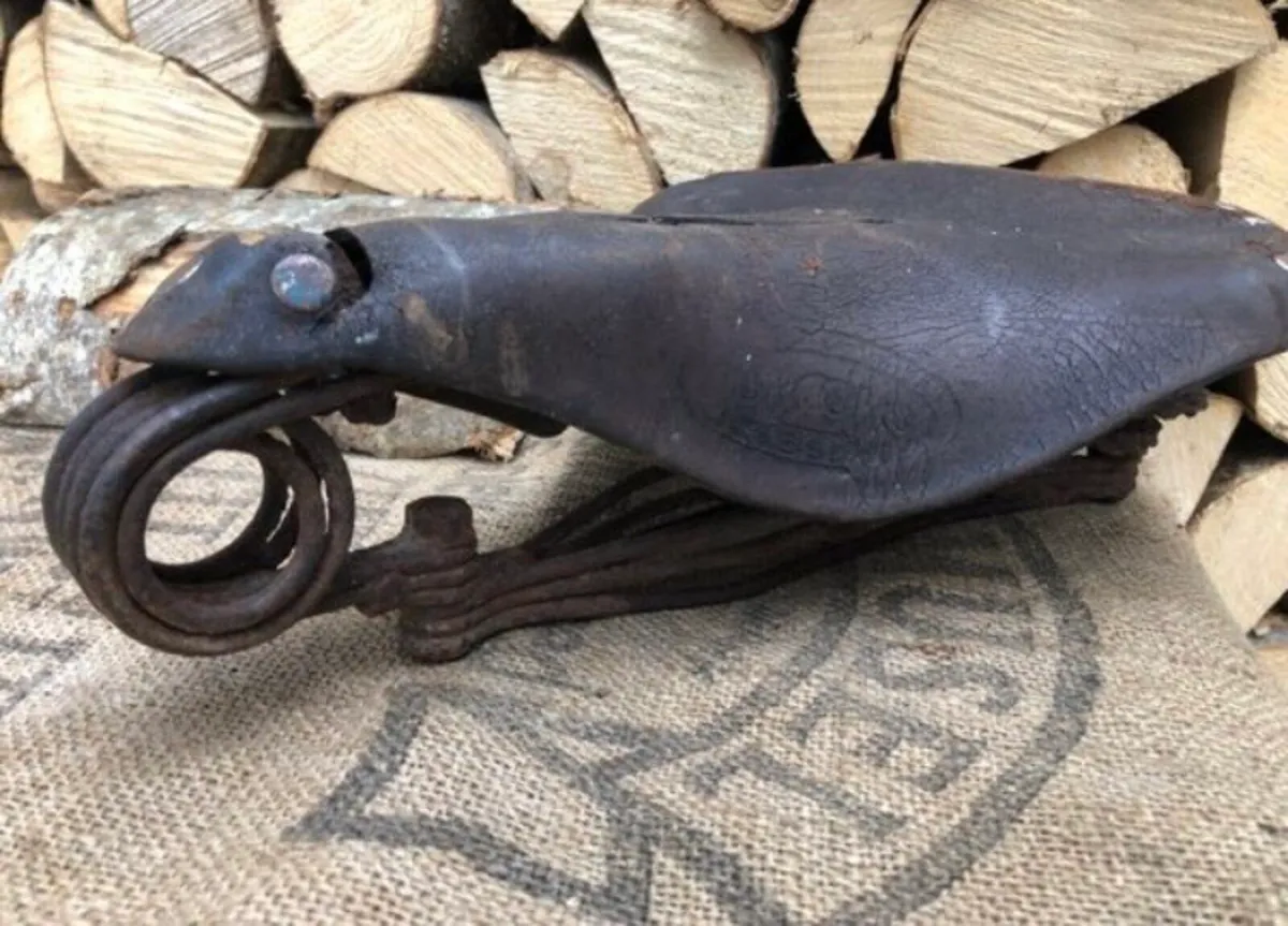 Vintage Bicycle saddle - Image 4