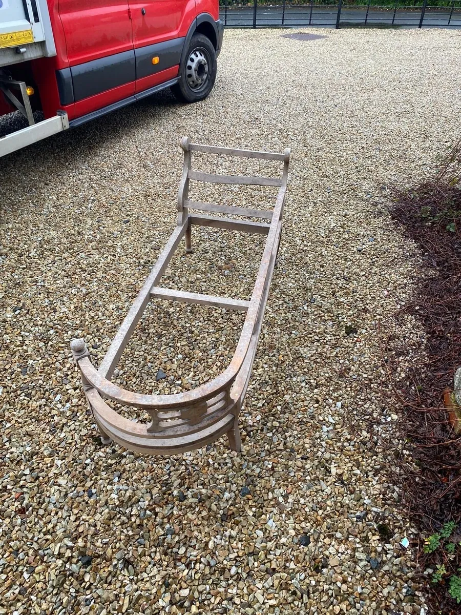 Chaise longue and chair - Image 1