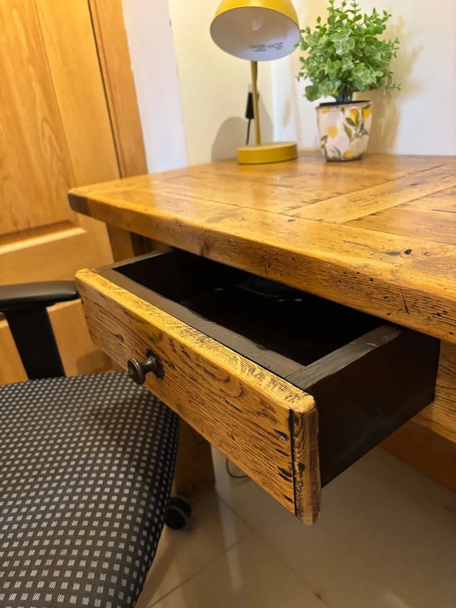 Table/desk and chair - Image 2