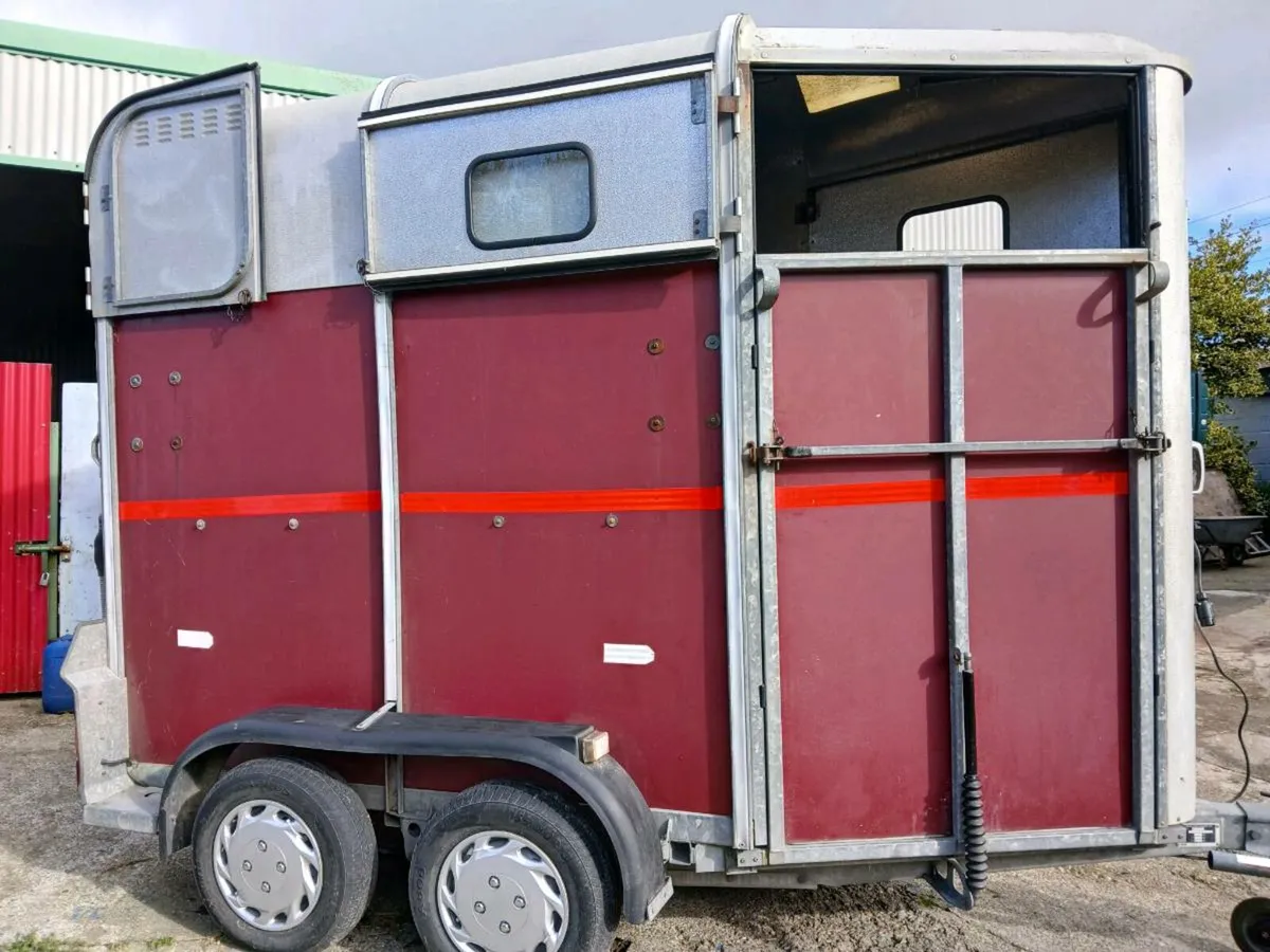 Horse boxes - Image 2