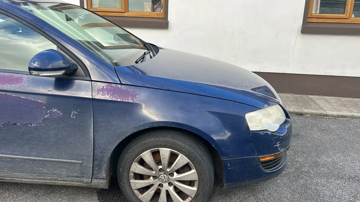 Volkswagen Passat 2009 - Image 1