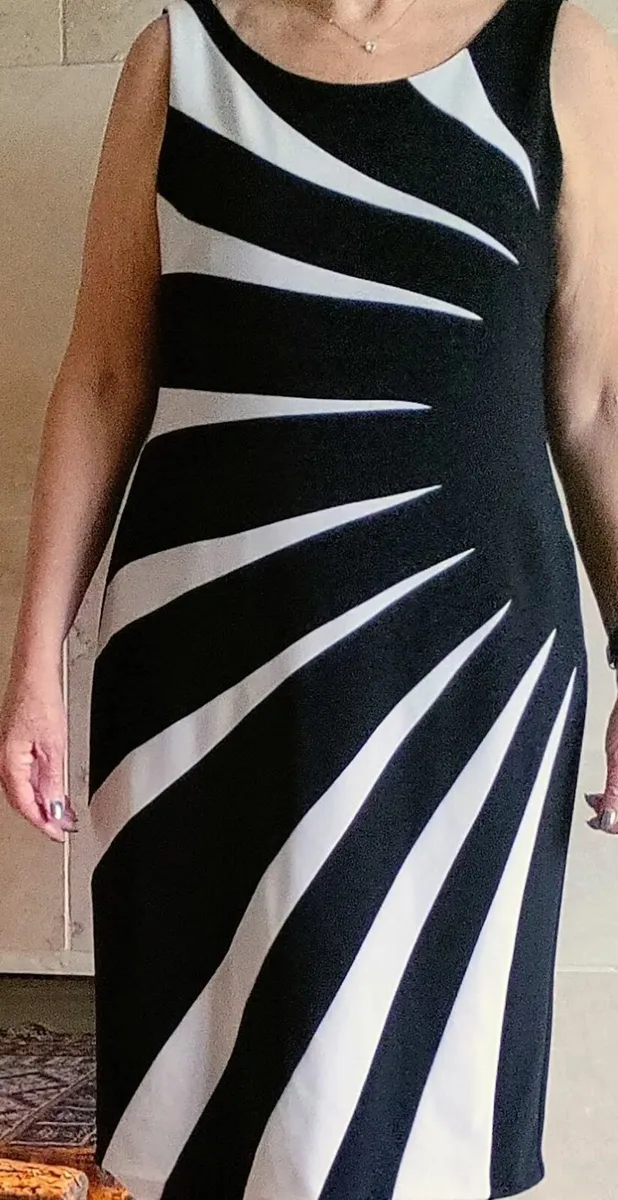 Dress for your next wedding in the Spring or Summe - Image 1