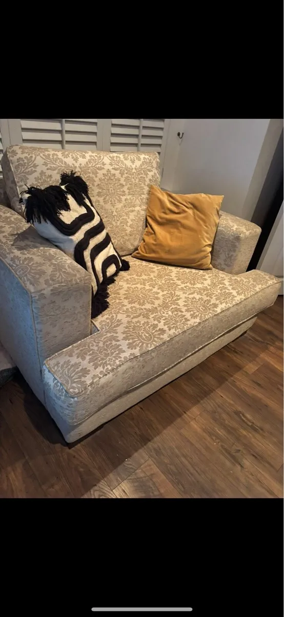 2 seater couch - Image 2