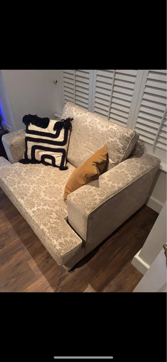 2 seater couch - Image 3