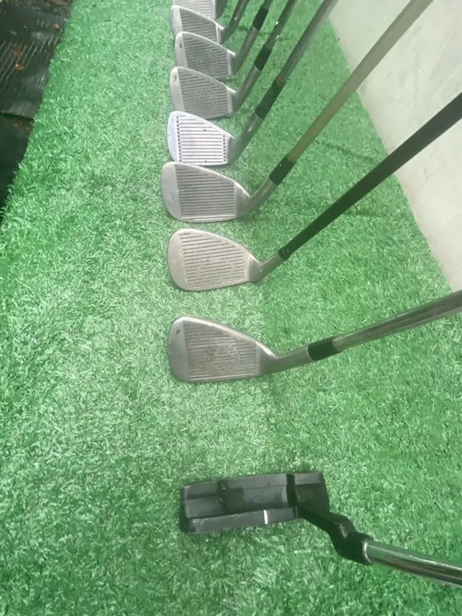 golf bag and clubs - Image 3