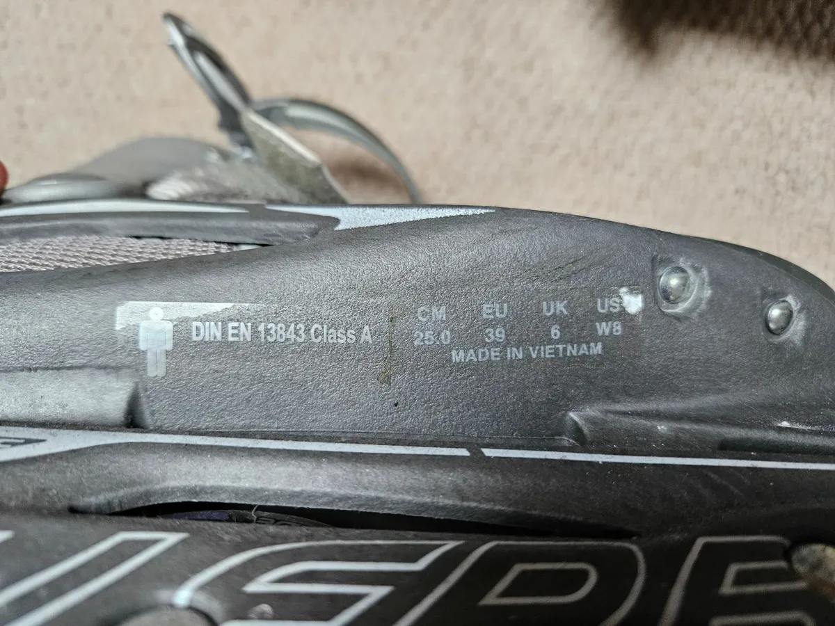 Women's Spiritblade roller blades, size 6. - Image 4