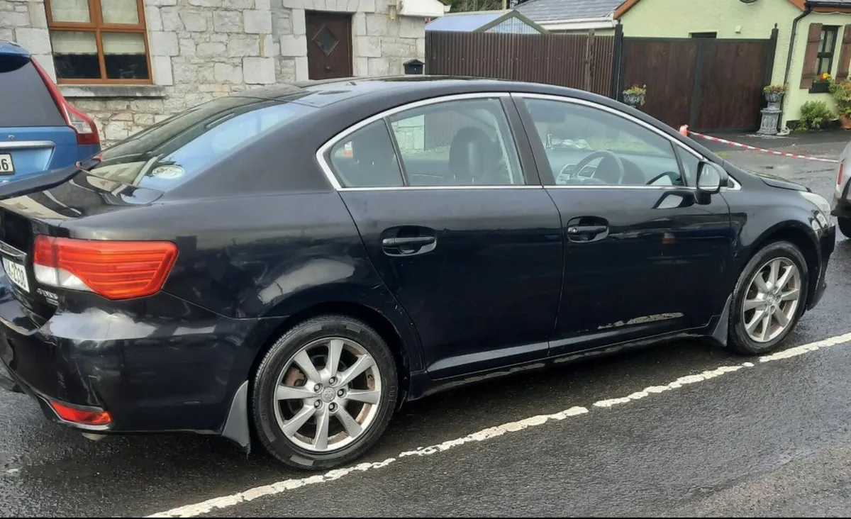 Toyota Avensis 2012 - Image 1