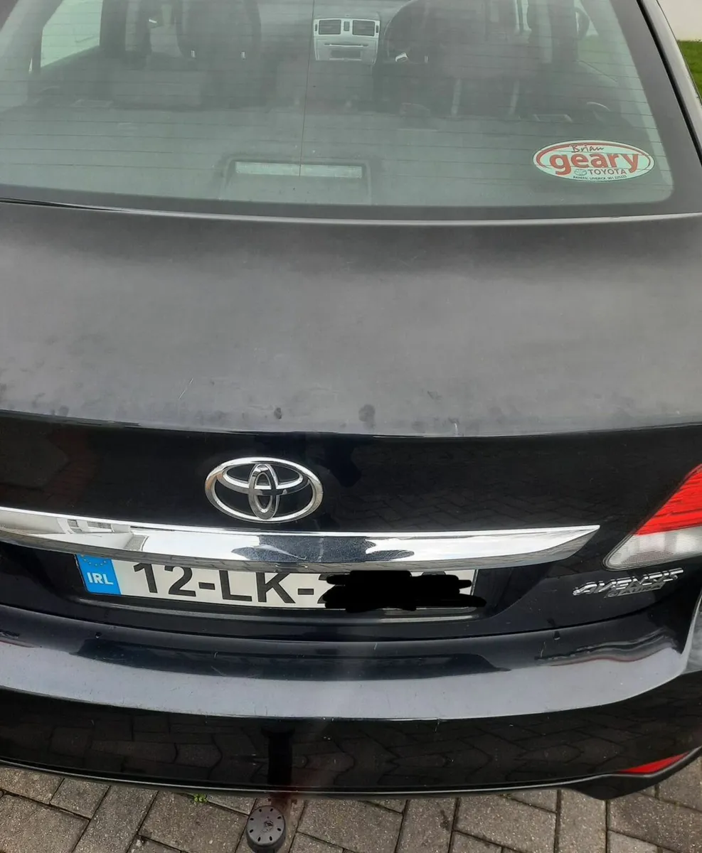Toyota Avensis 2012 - Image 2