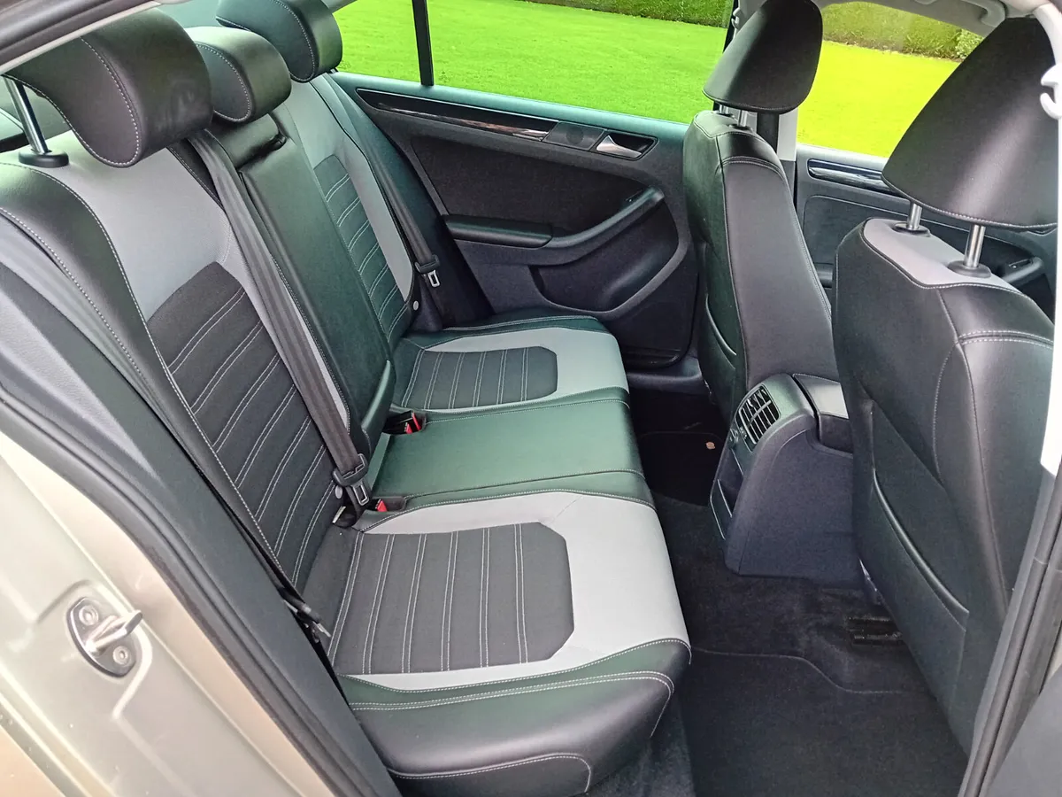 Volkswagen Jetta 2016 - Image 4