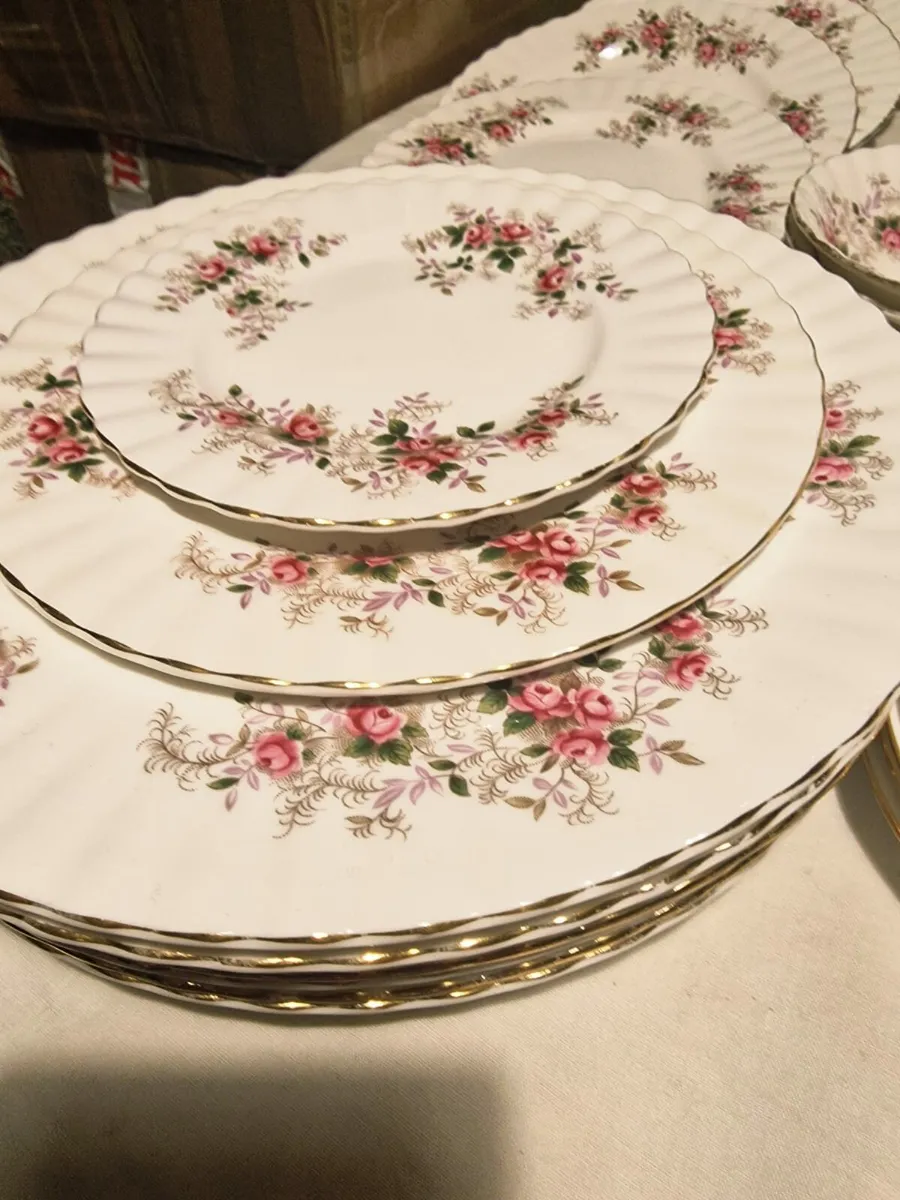 Royal Albert Lavender Rose dinner tea set - Image 2