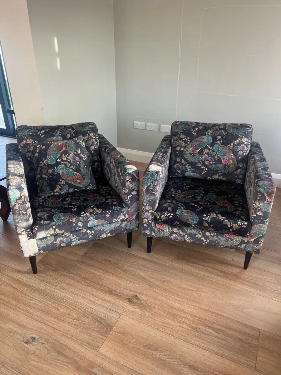 Finline Furniture Suite - Image 1