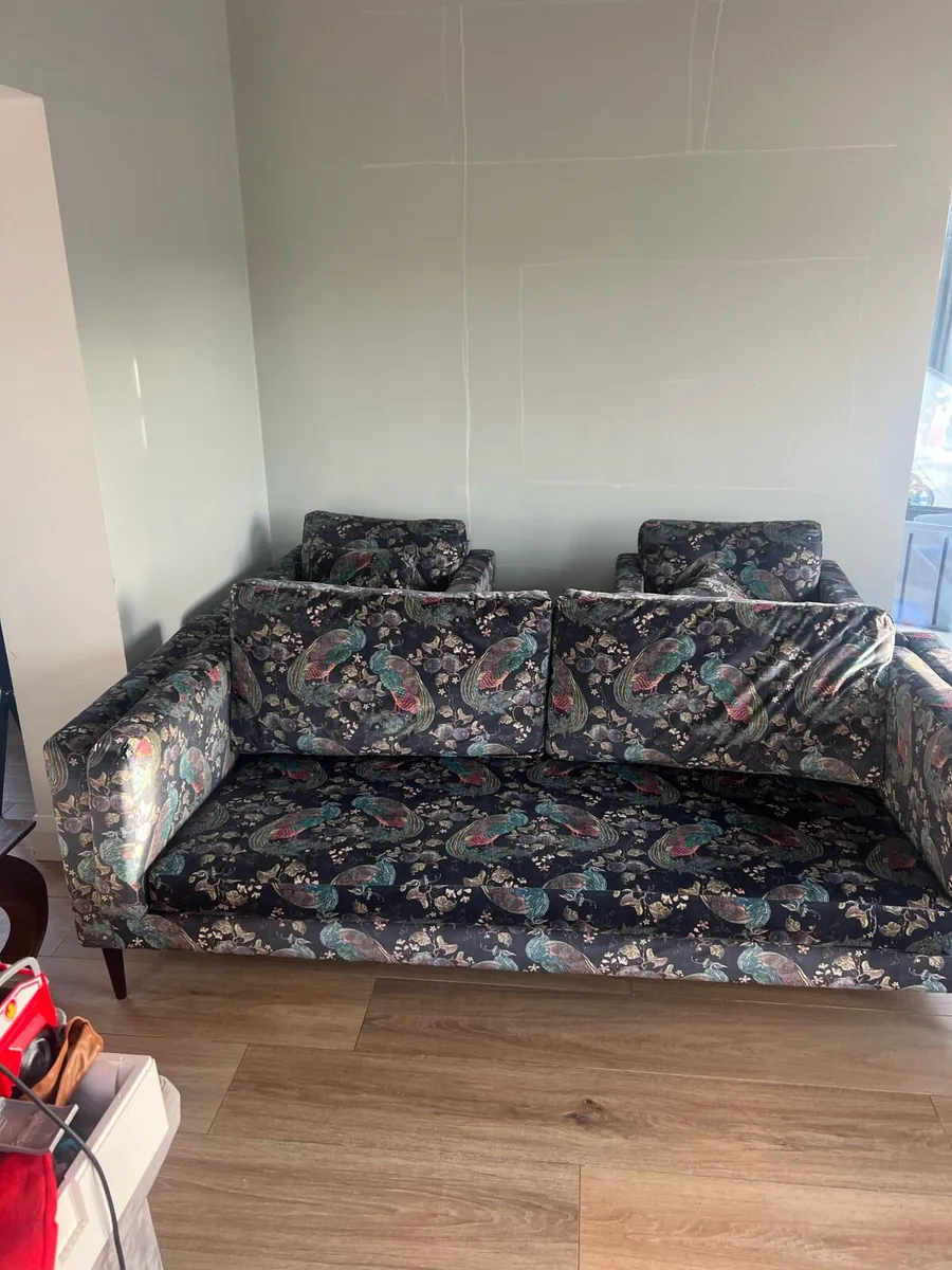 Finline Furniture Suite - Image 2