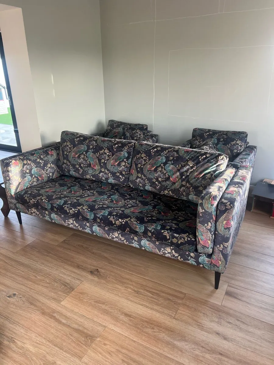 Finline Furniture Suite - Image 3