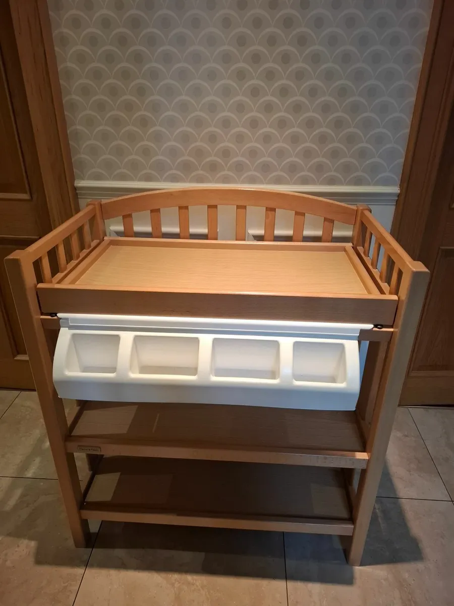 Mama and Papa's baby changing table with bath - Image 1
