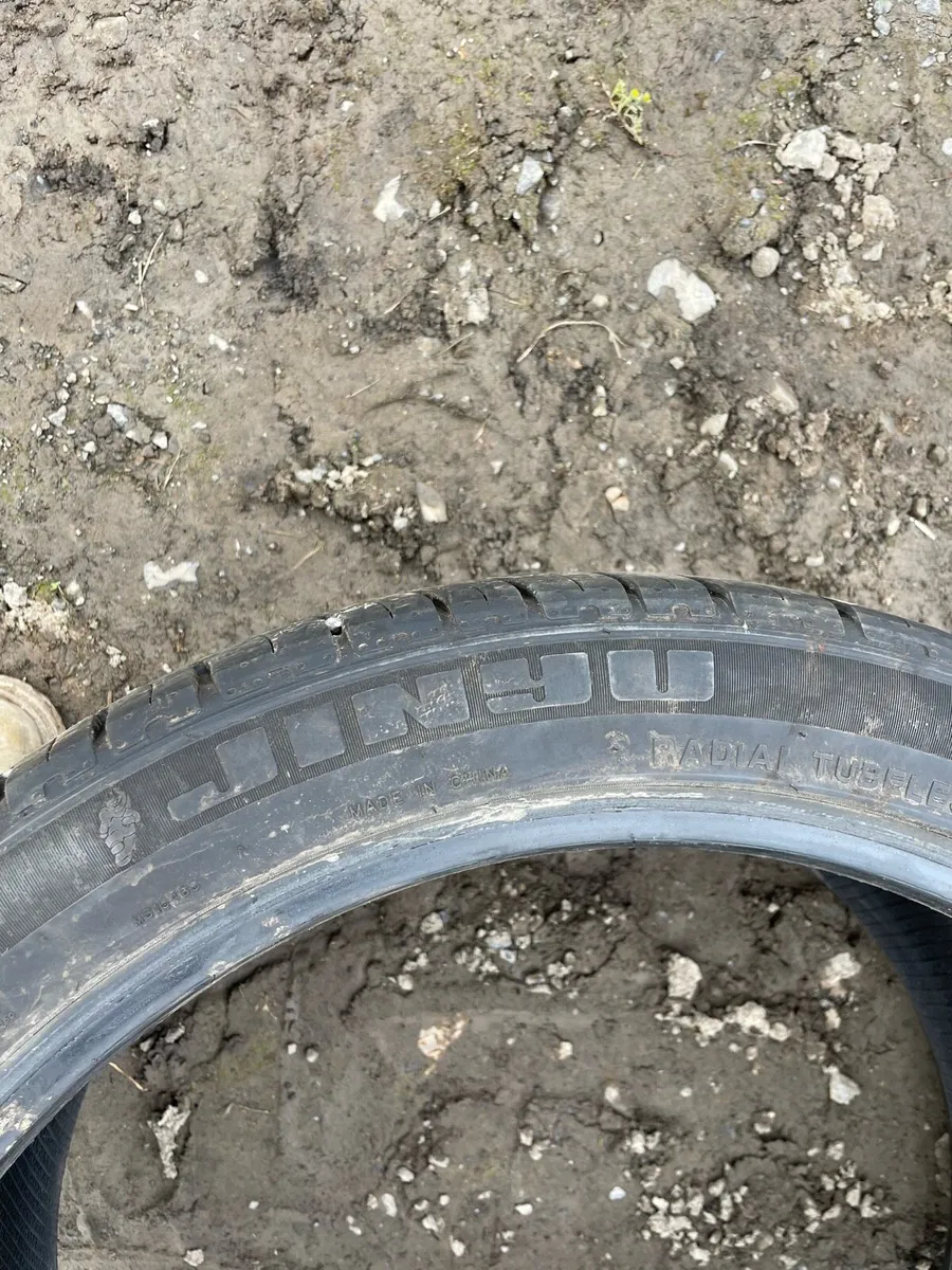 2x 295/35/21 Jinyu tyres good as new - Image 3