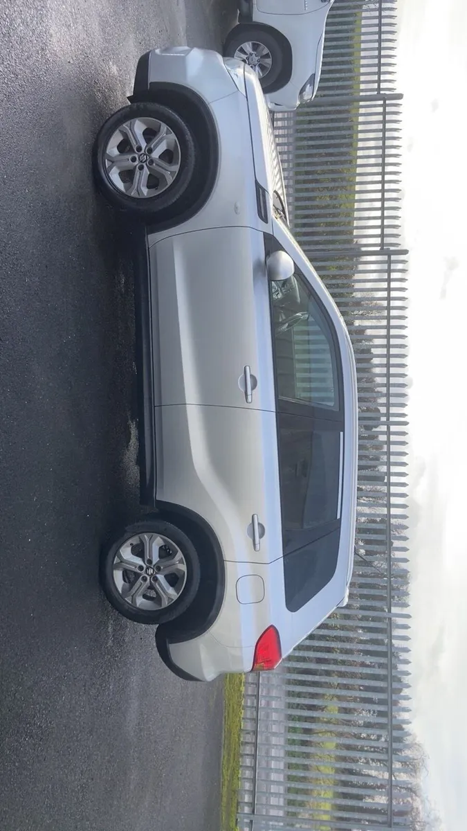 2016 Suzuki GL Vitara - Image 2