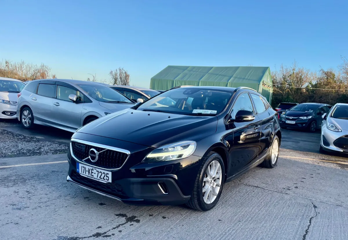 VOLVO V40 CROSS COUNTRY (2.0, DIESEL) - Image 3