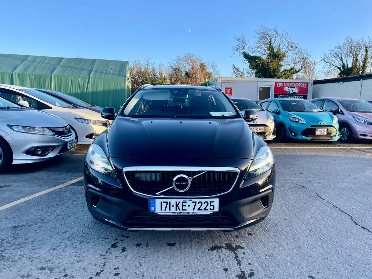 VOLVO V40 CROSS COUNTRY (2.0, DIESEL) - Image 2