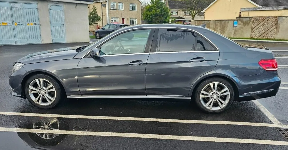 Mercedes-Benz E-Class 2014 - Image 3