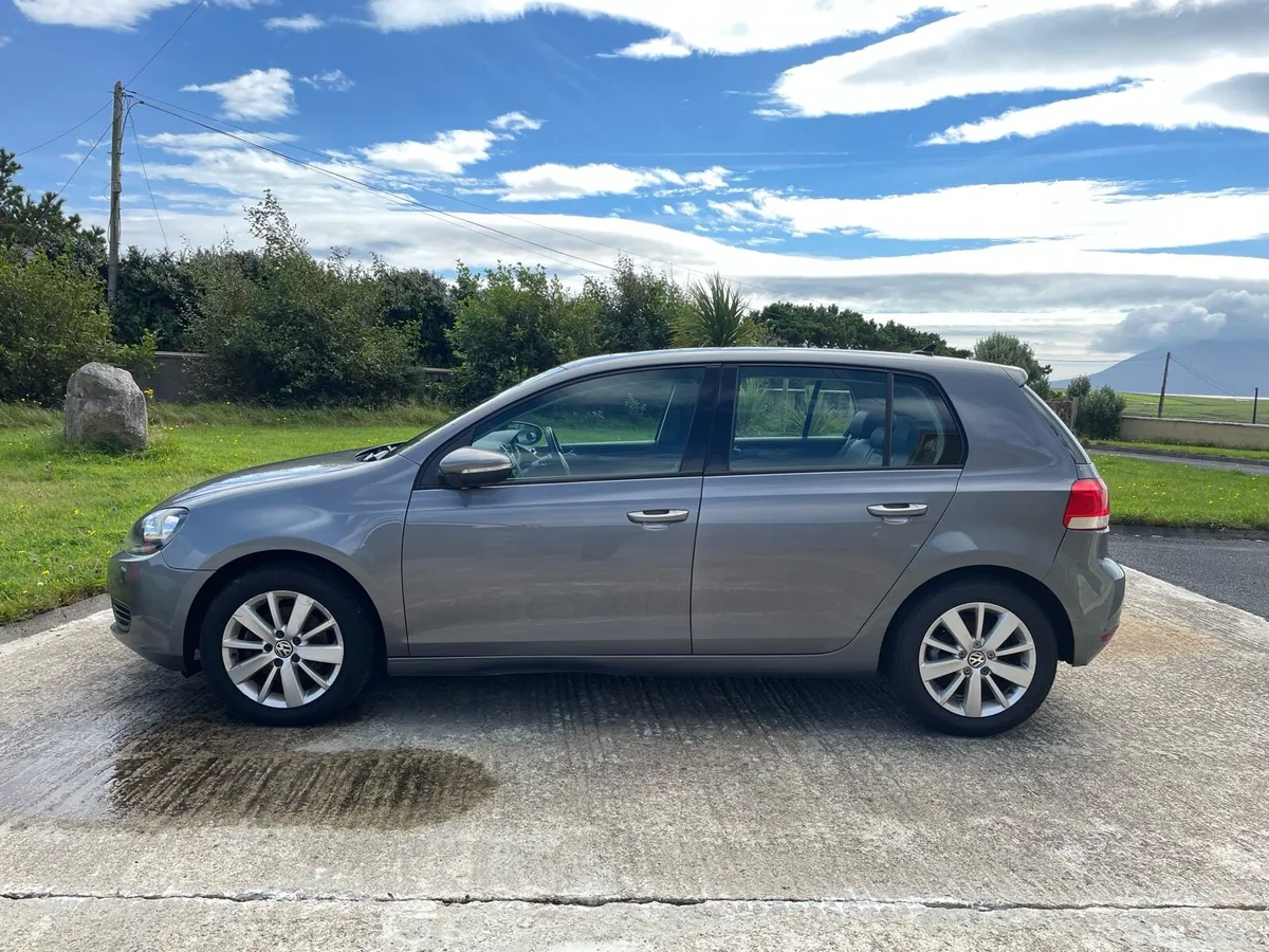 2012 Volkswagen Golf - Image 2