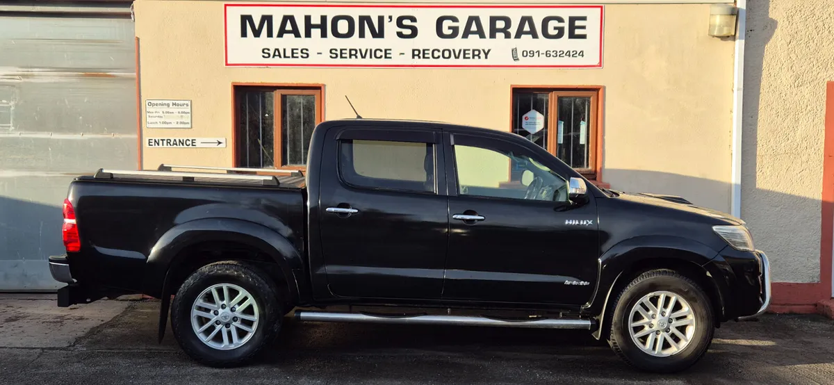 Toyota Hilux Invincible Manual 3.0D - Image 2