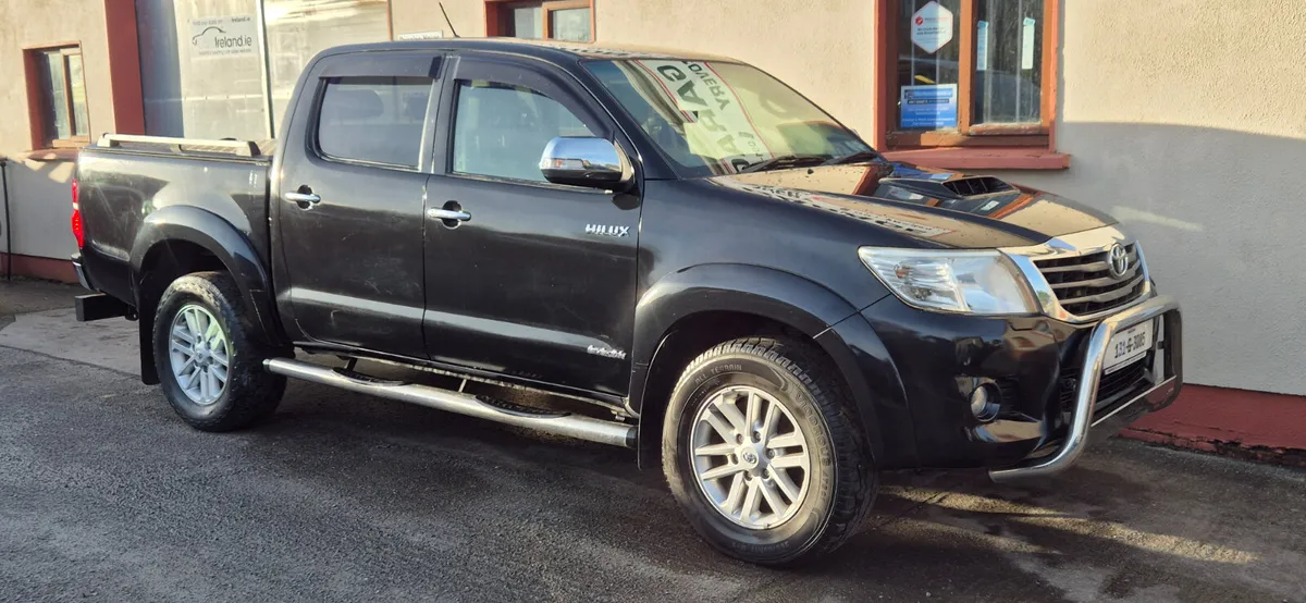Toyota Hilux Invincible Manual 3.0D - Image 4