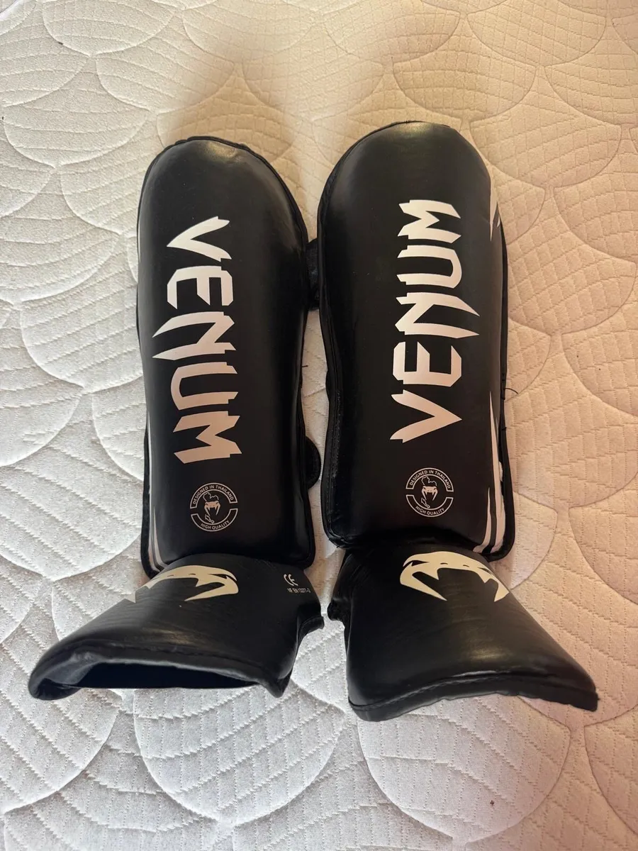 Kick boxing shin pads