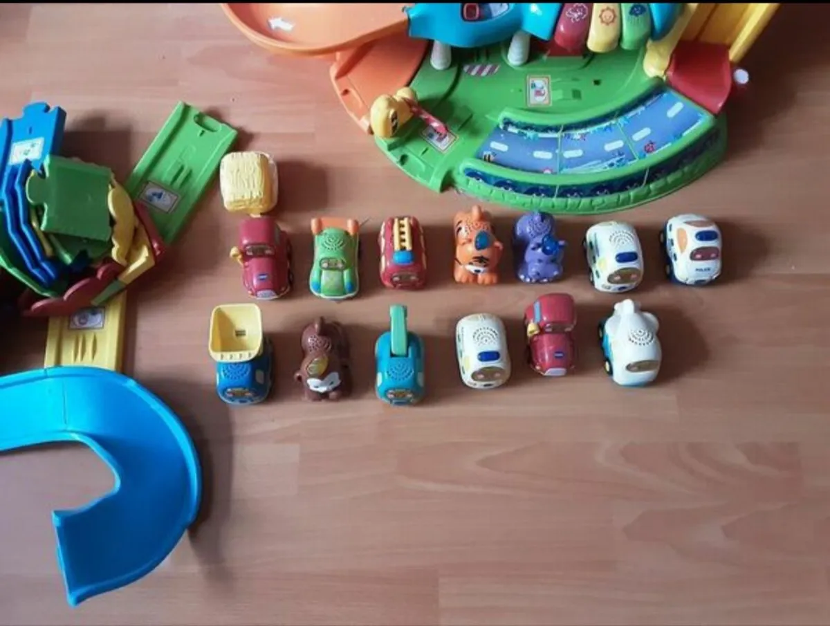V Tech Toot Toot Garage, Cars & Track - Image 1