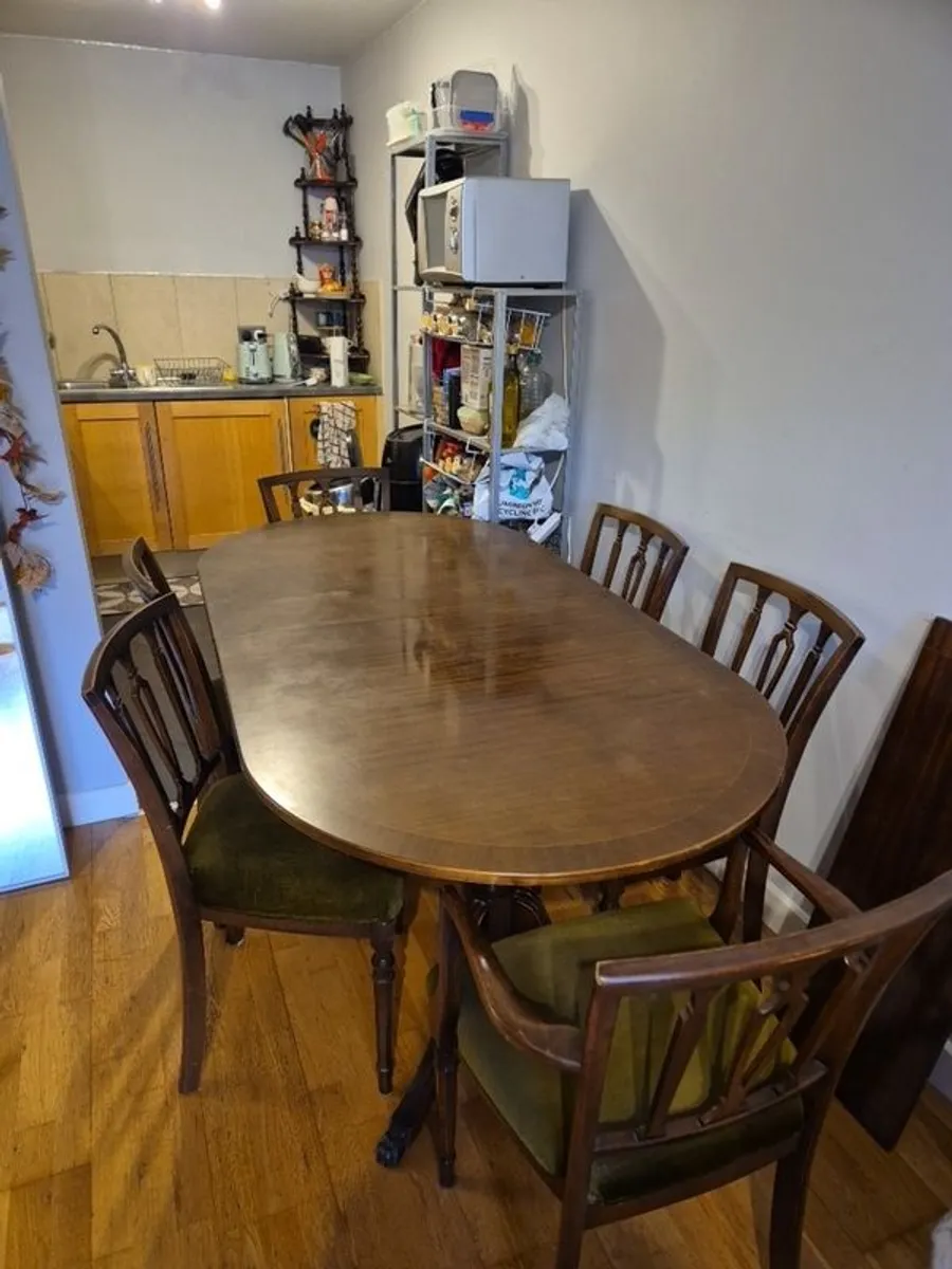 Dining table with 6 chairs - Image 1