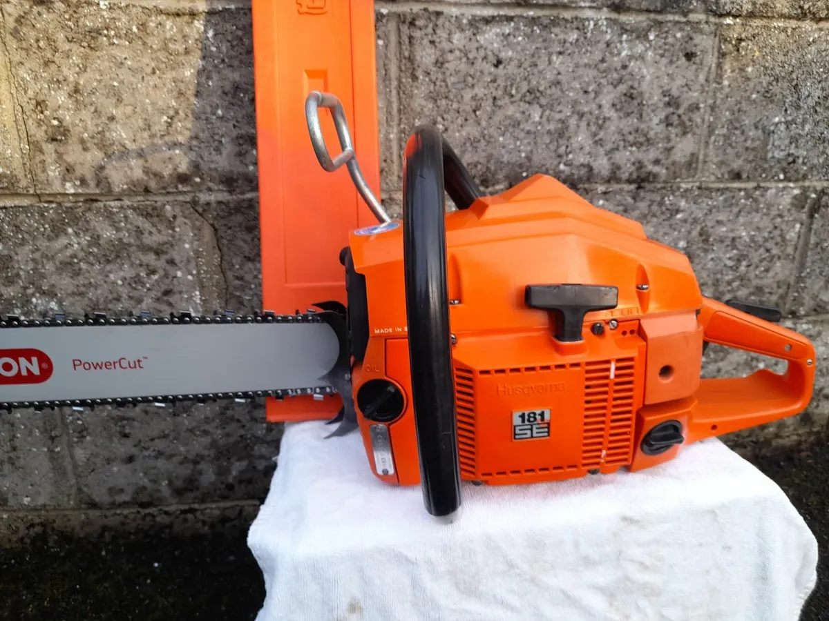 selling chainsaw - Image 1