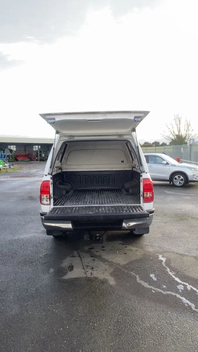 Toyota Hilux Double Cab 2016 - Image 4