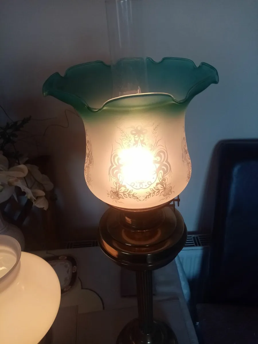 2  vintage Oil Lamps - Image 2