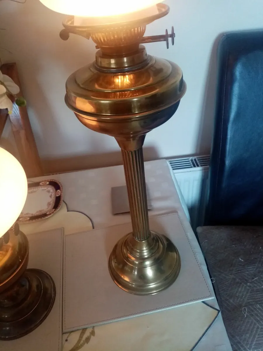 2  vintage Oil Lamps - Image 3
