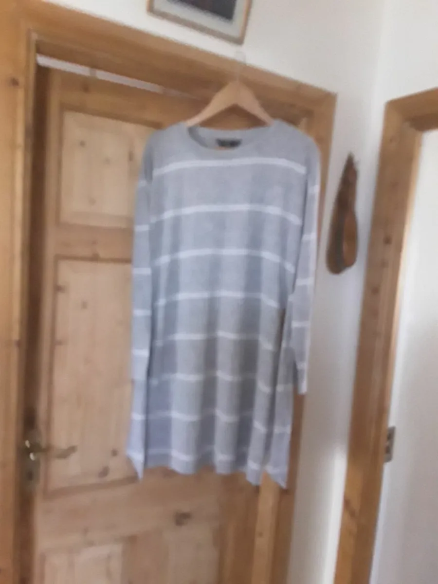 Cream grey striped long jumper good condition - Image 3