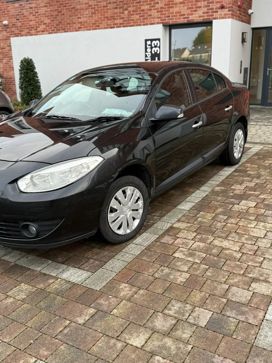 Renault Fluence 2011 - Image 1