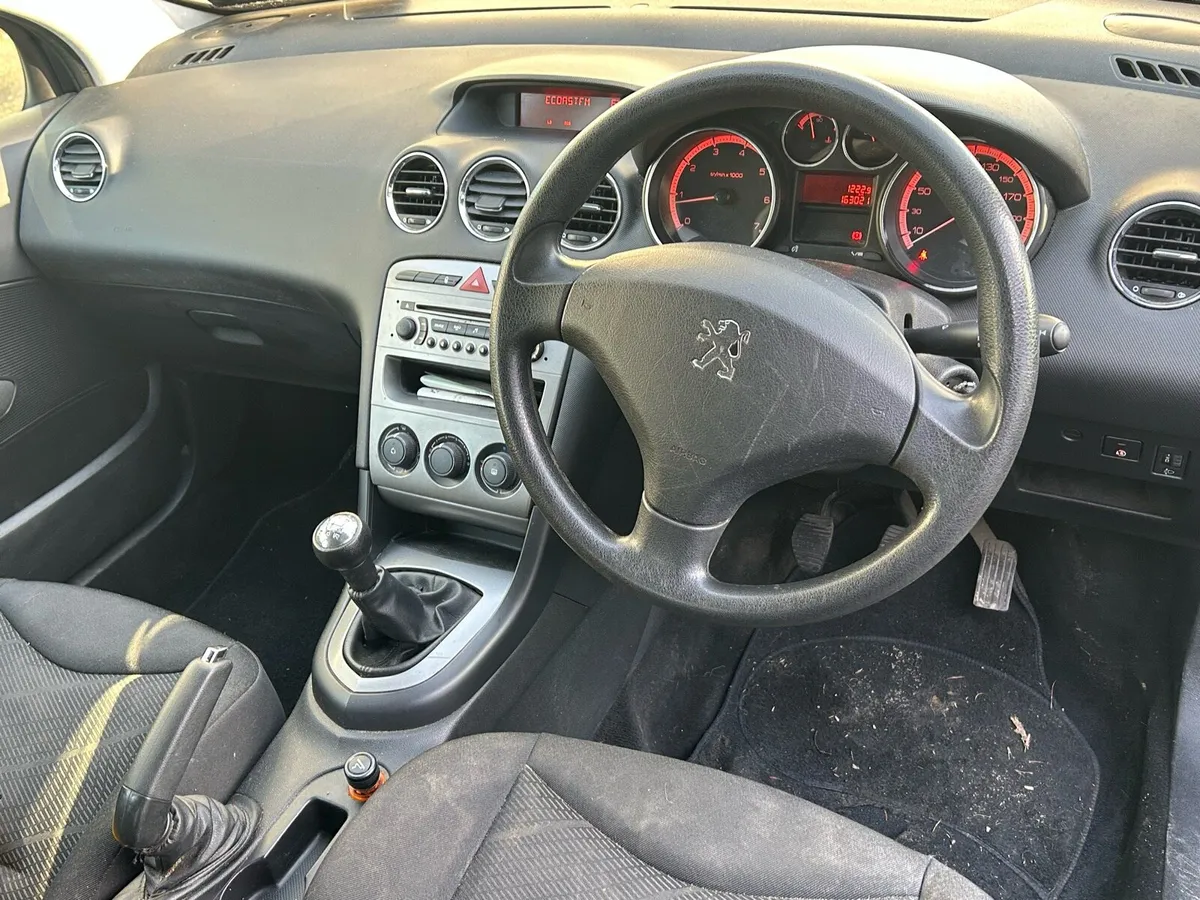 Peugeot 308 - Image 4